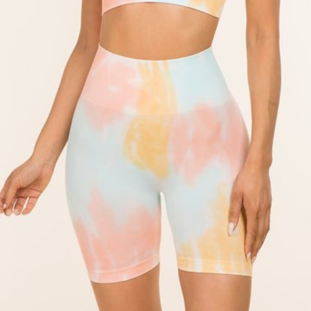 NWOT Tie Dye Seamless Activewear Shorts